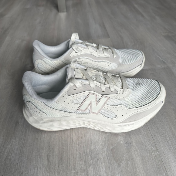 NEW BALANCE FRESH FOAM ARISHI v4 TIRALUX RUNNING SHOES - 9.5W - Picture 2 of 7